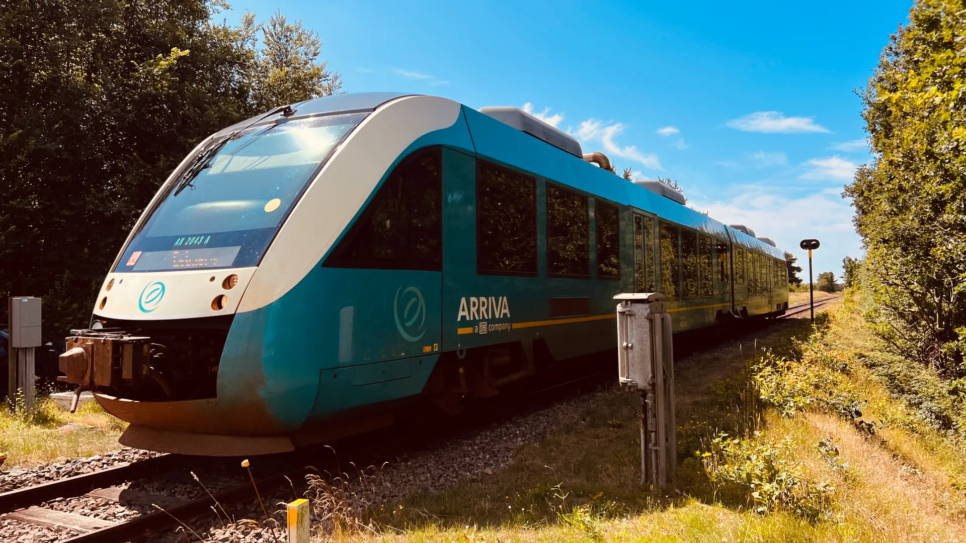 Lint togsæt fra GoCollective. Der står Arriva på togsættet, idet GoCollective tidligere hed Arriva.