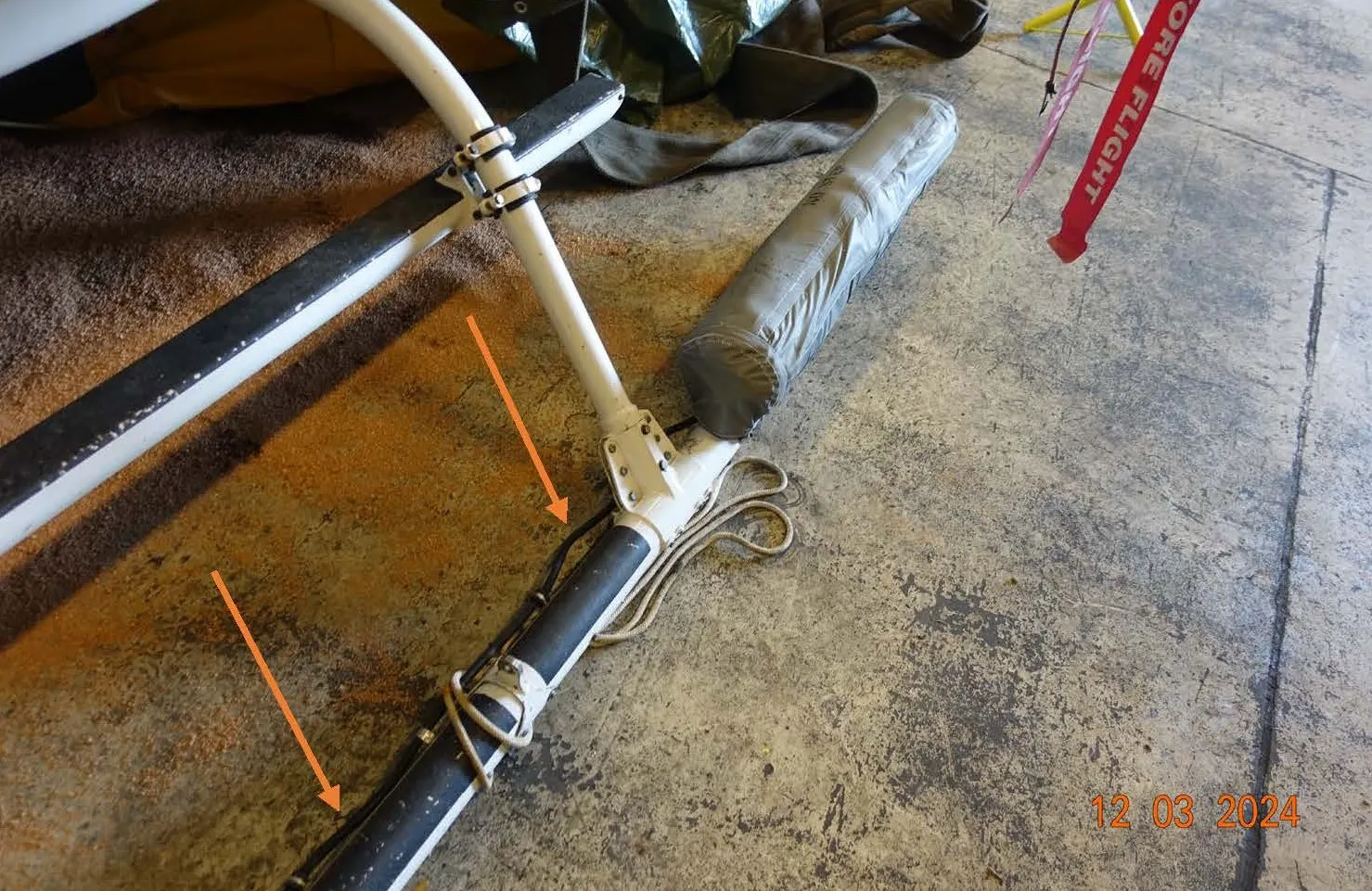 Bends on the supply line to the LH aft float