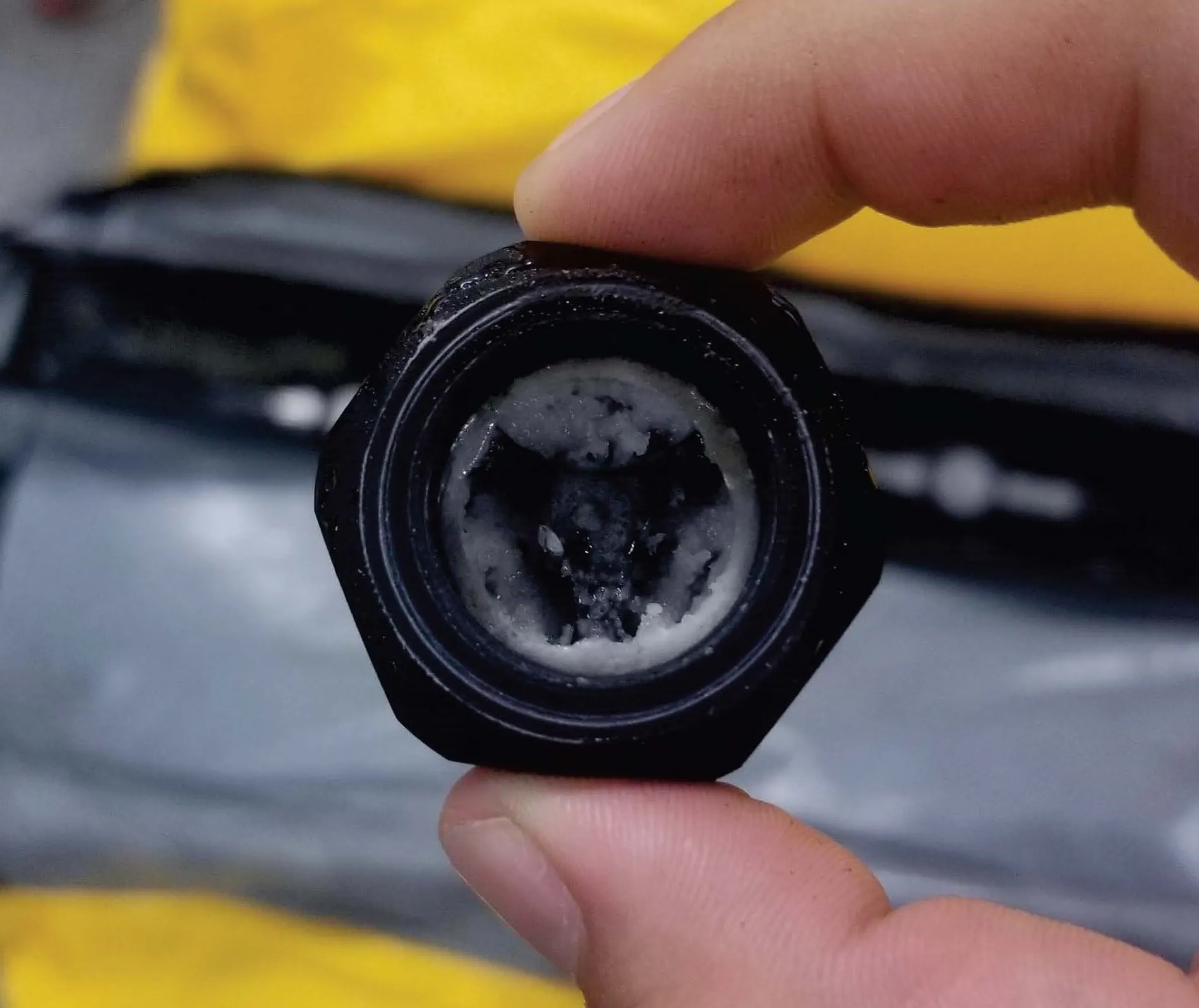 LH aft float fwd inlet valve froze up by ice from the supply hose