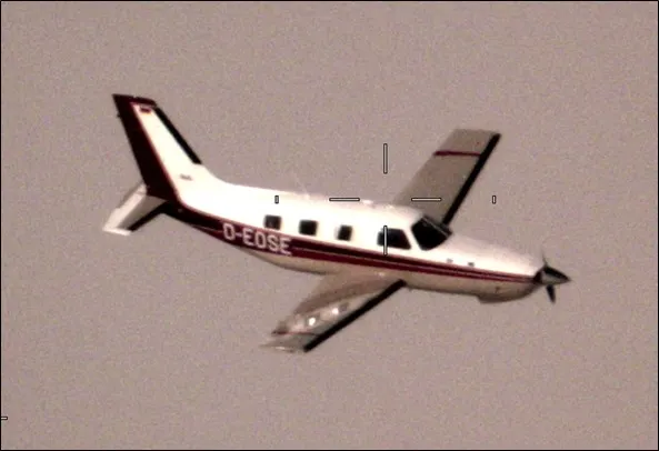 The figure shows D-EOSE gliding with stopped engine.