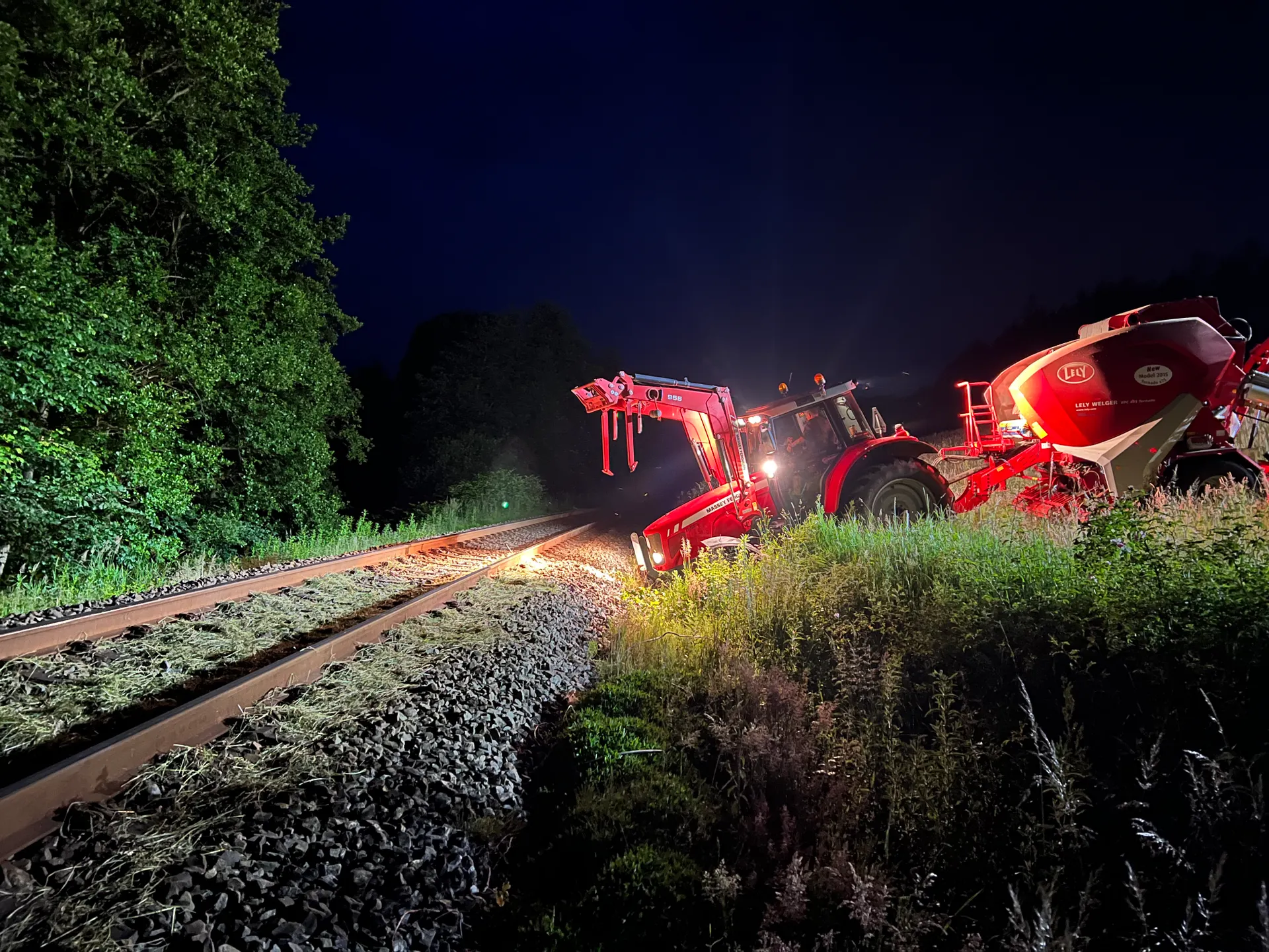  Traktors placering i grøft efter kollisionen.