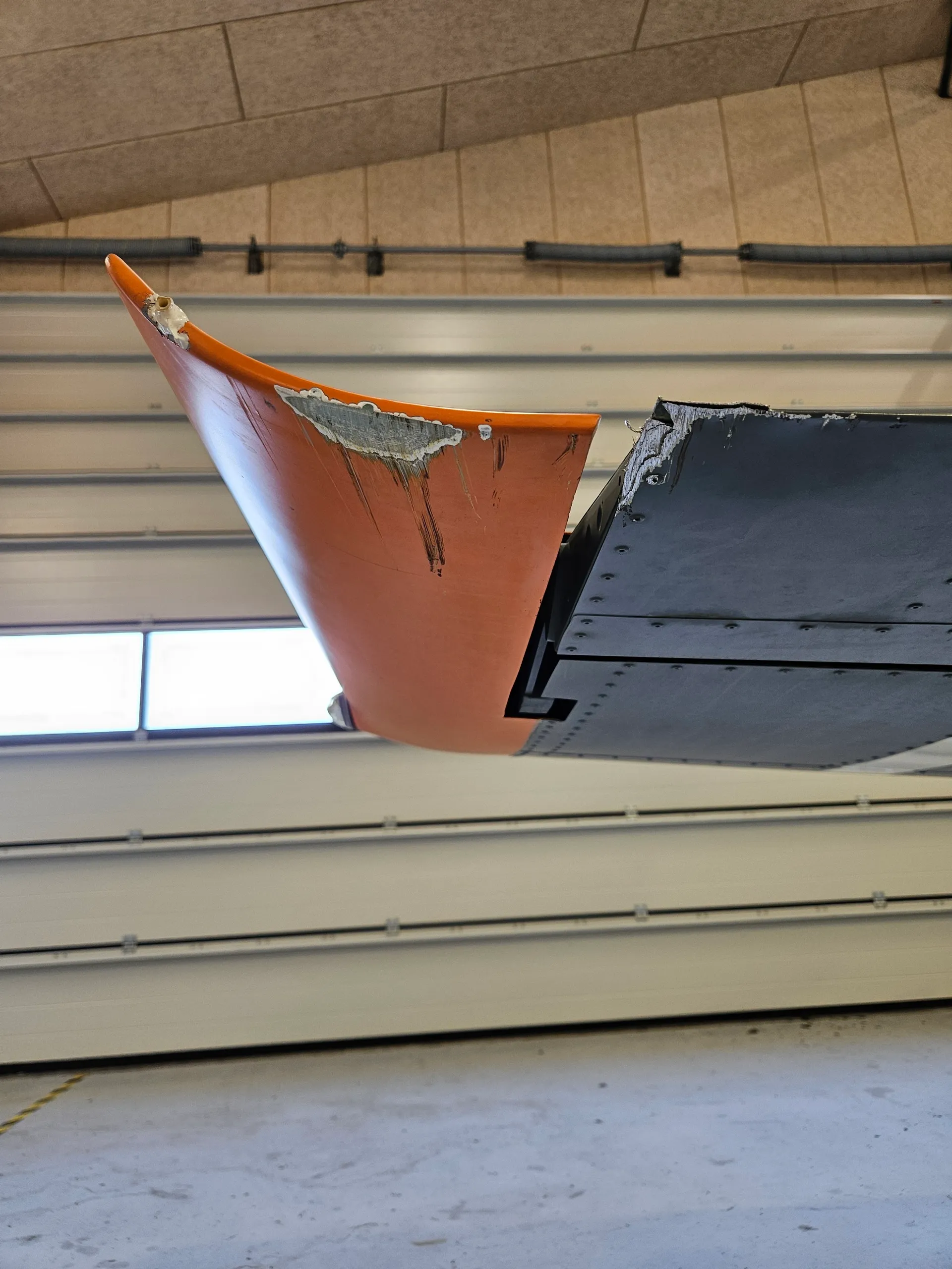 Venstre vingetip og krængeror