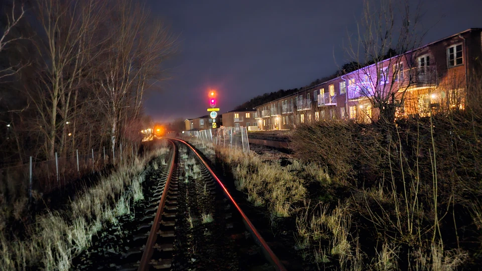 Paakoerselssted set i retning mod Frederiksvaerk Station, hvorfra toget kom koerende.